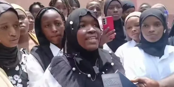 Décès de Mamadou Djouma à Kindia : les élèves protestent devant le tribunal pour réclamer justice.