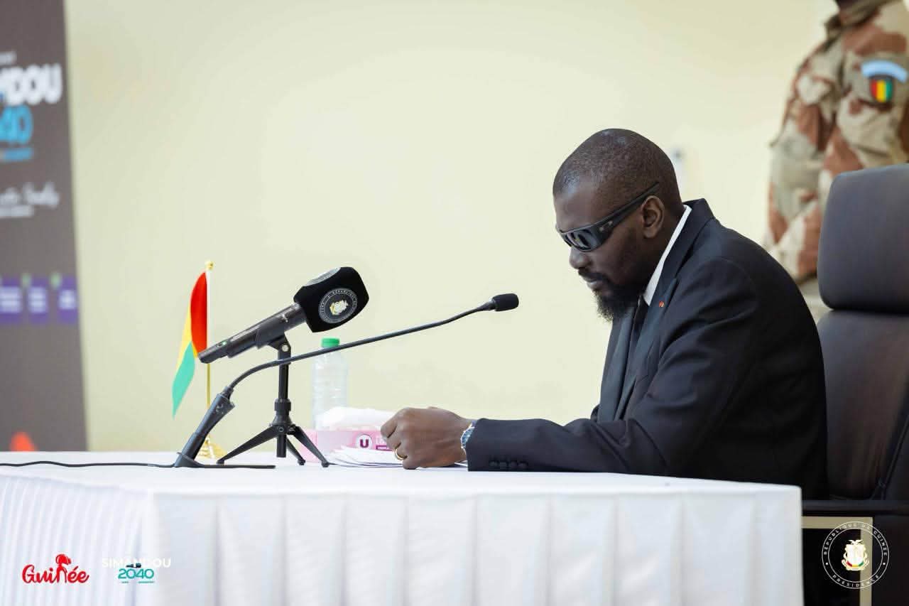 Fin de mission du CNT : le Président Mamadi Doumbouya reçoit les anciens conseils.