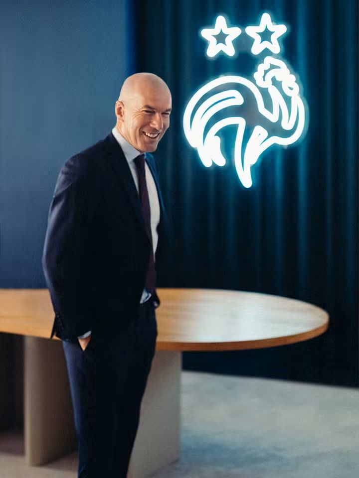 Équipe de France : Zinedine Zidane nouveau sélectionneur pour les 4 prochaines années.